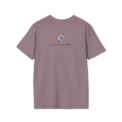 Camiseta unisex de estilo suave - "Ver con una nueva perspectiva" - Camiseta de arte cósmico para buscadores espirituales